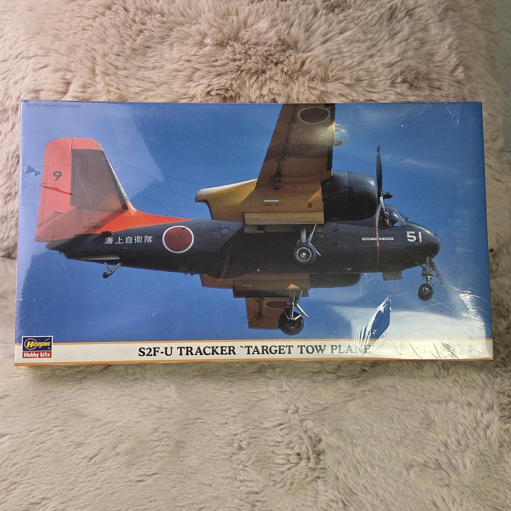 Hasegawa 1:72 S2F-U Tracker Target Tow Plane Special Version Model Kit 00048
